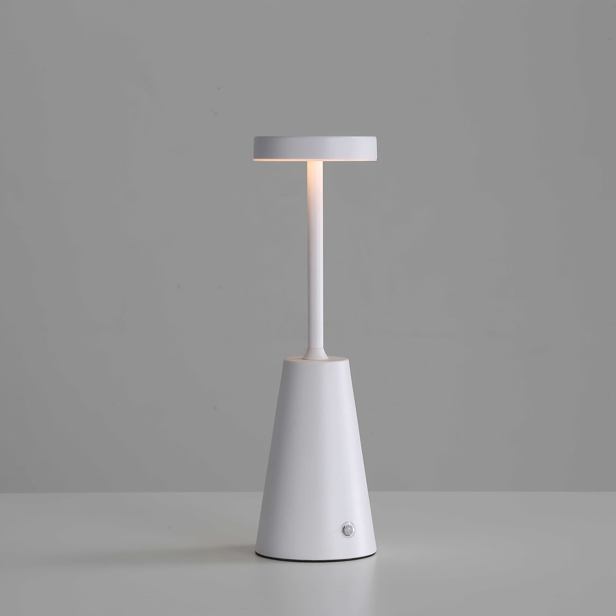 LuxeMetal – Touch-Sensitive Dimmable Table Lamp for Stylish Spaces