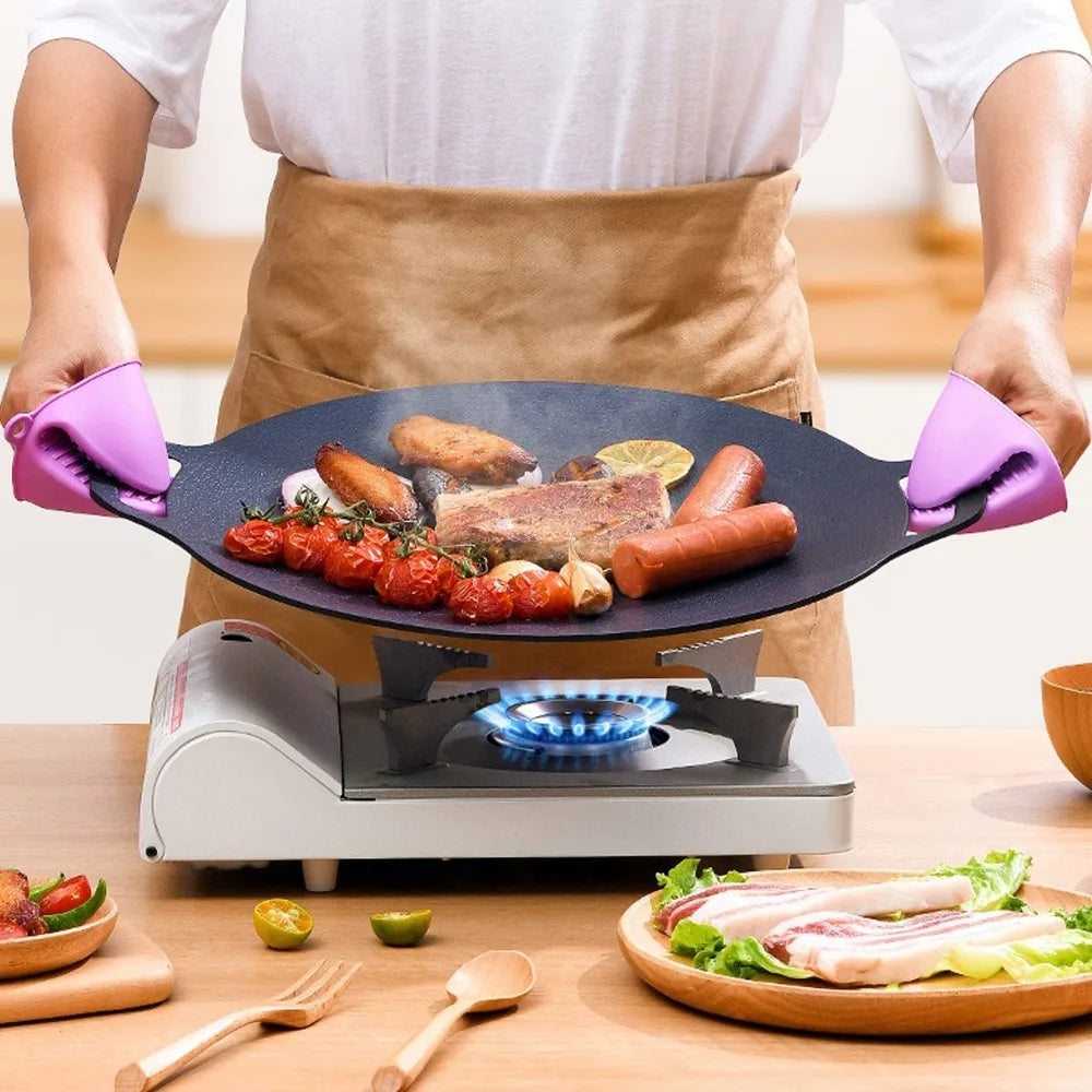 Versatile Non-Stick Cooking Pan for Indoor and Outdoor Use