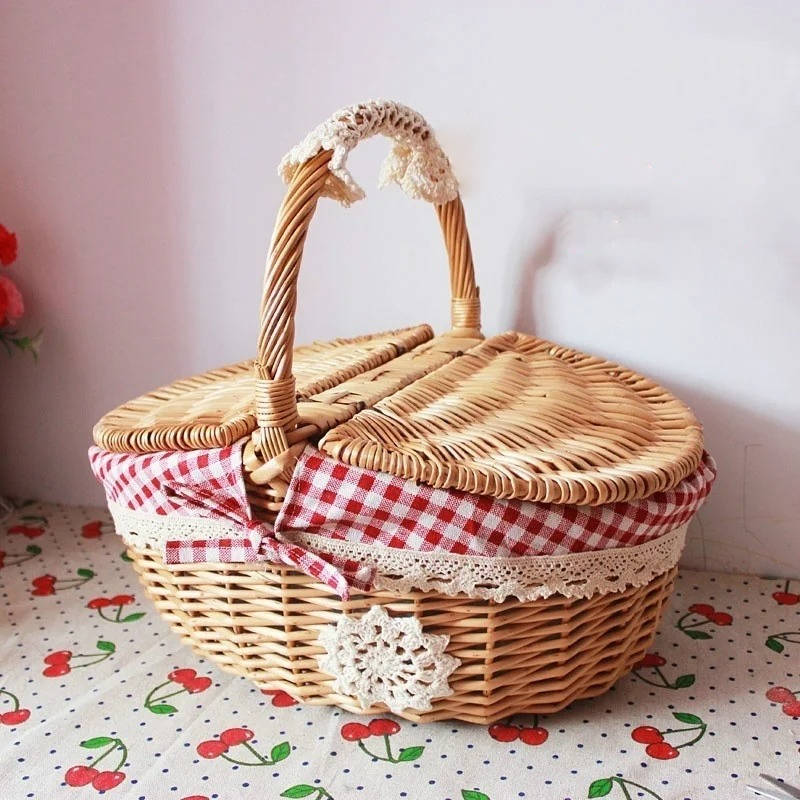Elegant Woven Picnic Baskets for Outdoor Gatherings