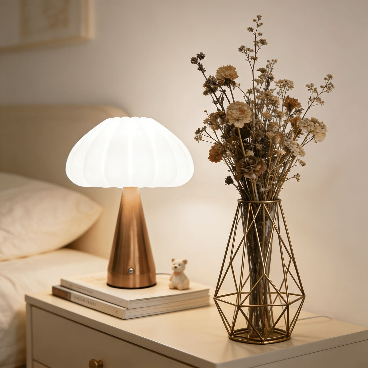 EleganceGlow – Stylish Table Lamp for Cozy Evening Ambiance