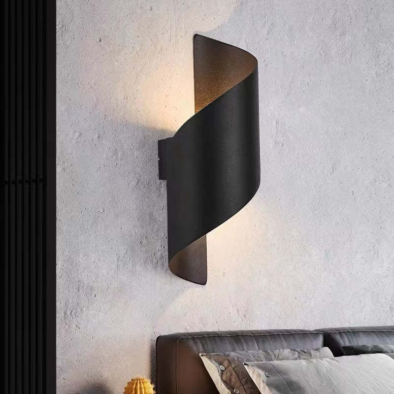 Twisted Design LED Wall Light – Contemporary Spiral Fixture