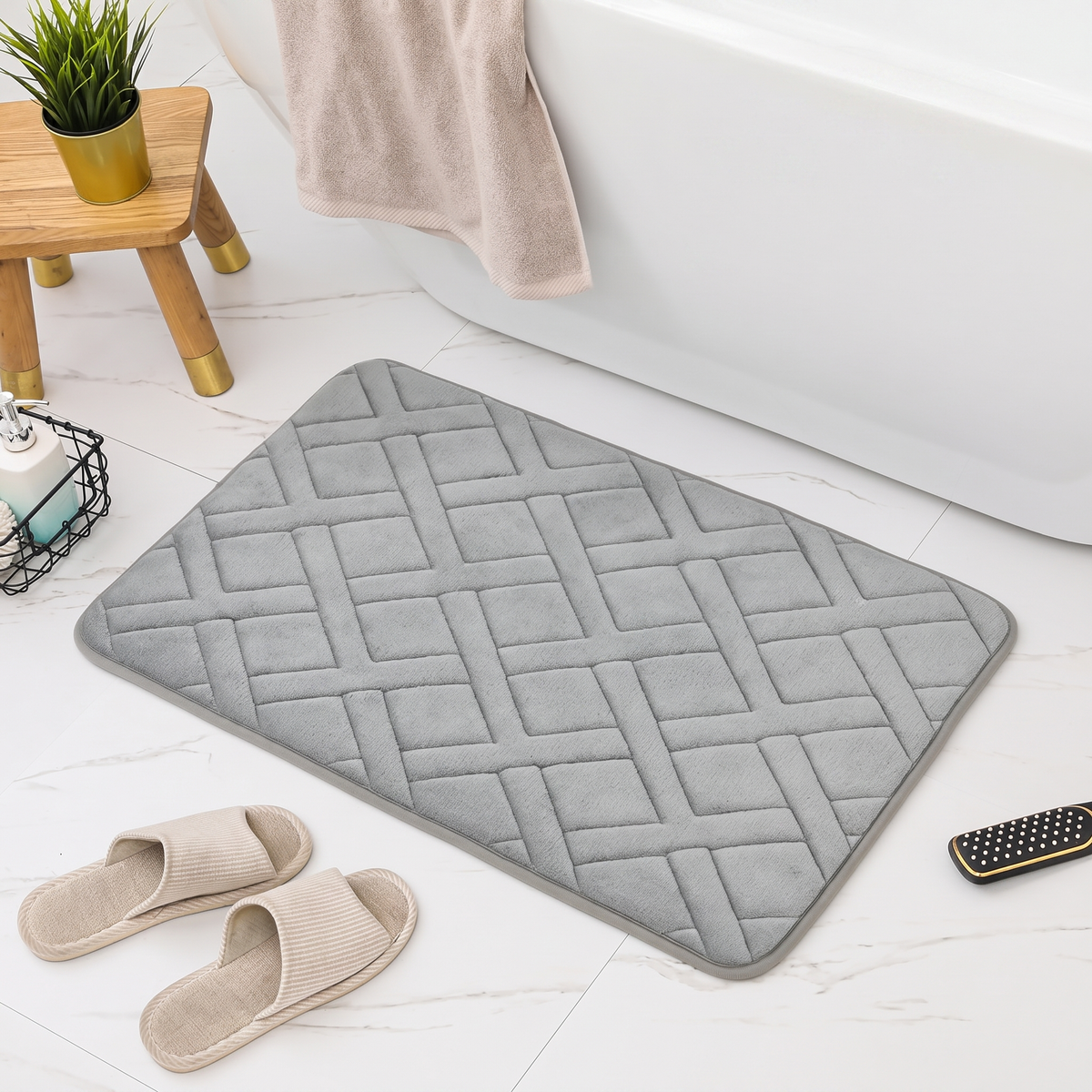 Elegant Cross-Pattern Bath Mat with Non-Slip Base