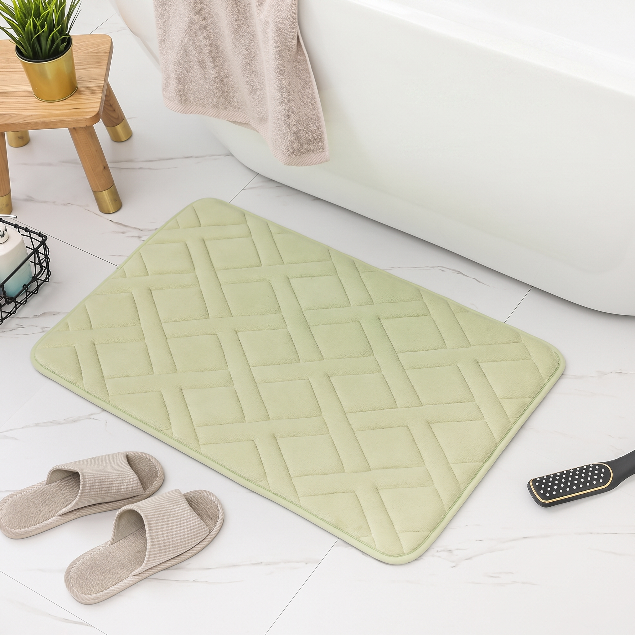 Elegant Cross-Pattern Bath Mat with Non-Slip Base