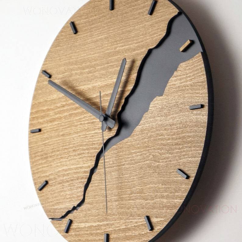 Elegant Wood Wall Clock – Contemporary Design