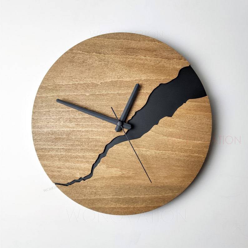 Elegant Wood Wall Clock – Contemporary Design