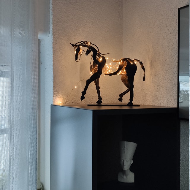Artisan Crafted Horse Sculpture – Unique Decorative Piece