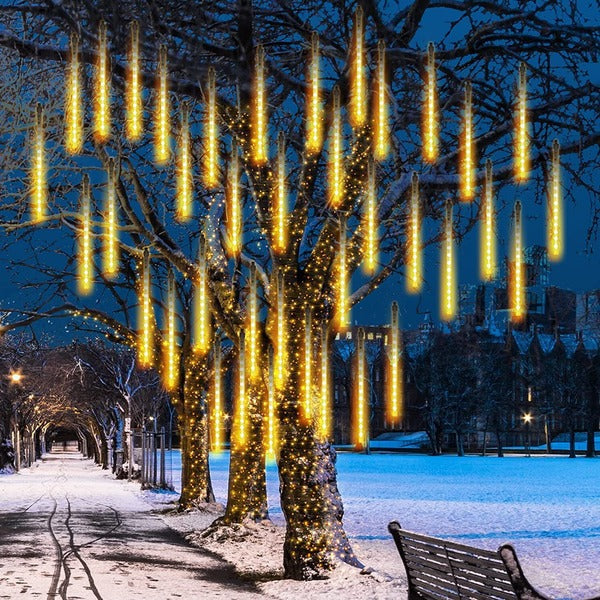 Cascading LED Icicle Light Display
