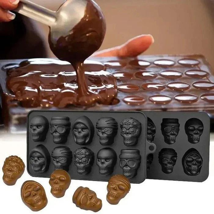 Chilling Skull Ice Mold for Creative Drinks