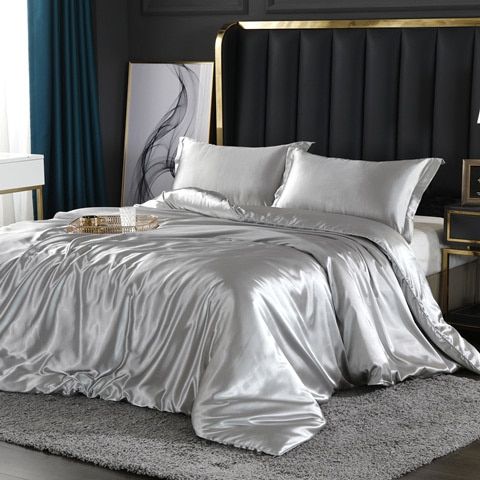 4-Piece Bedding Set in Silk and Satin Finish