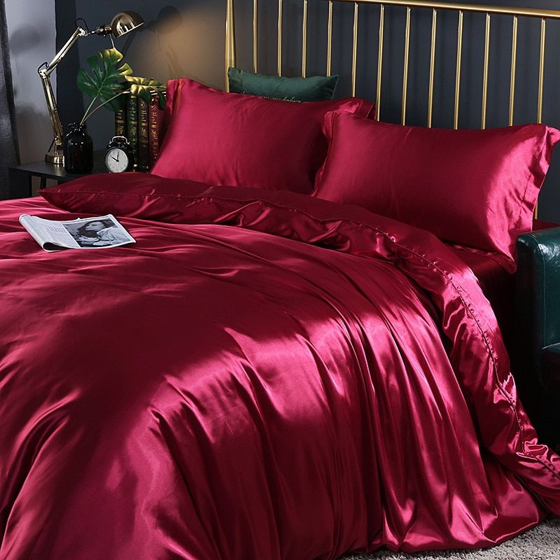 4-Piece Bedding Set in Silk and Satin Finish