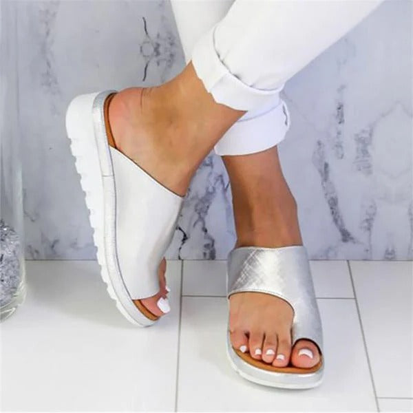 Comfort Fit Sandals for Optimal Foot Alignment