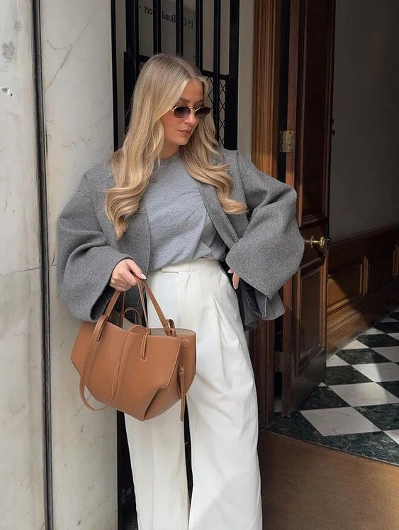 Chic Everyday Shoulder Bag | Stylish & Spacious Design