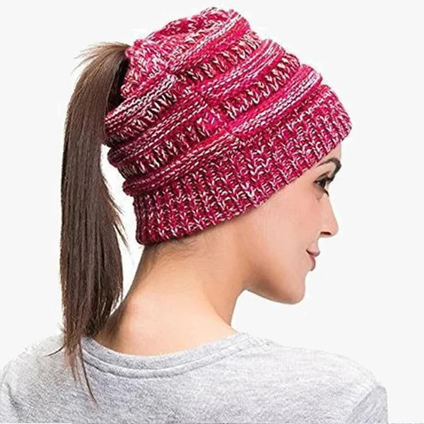 Chic Bun Beanie for Women – Cozy Ribbed Cap with Ponytail Opening