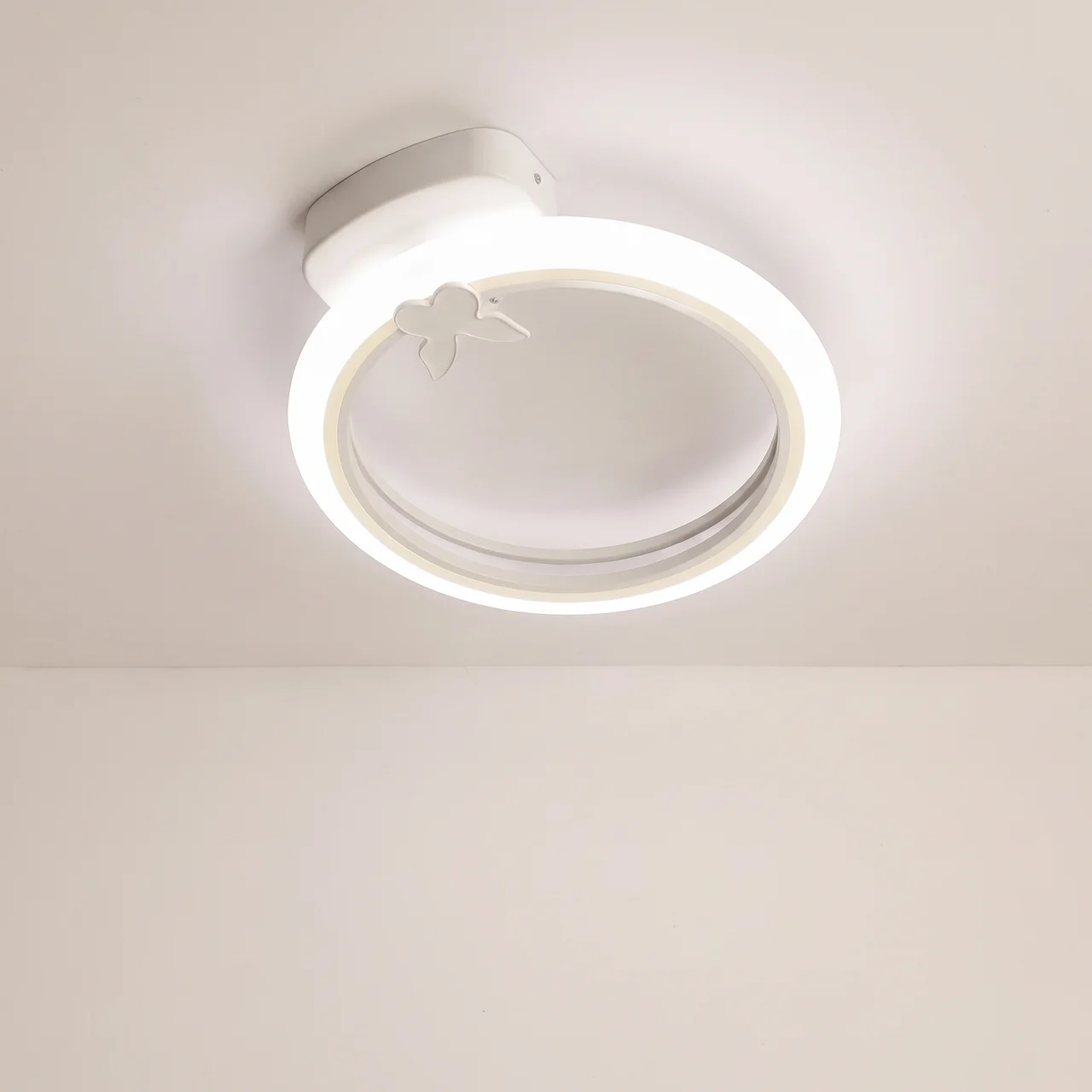 Sleek LED Wall Light for Stylish Home Ambiance
