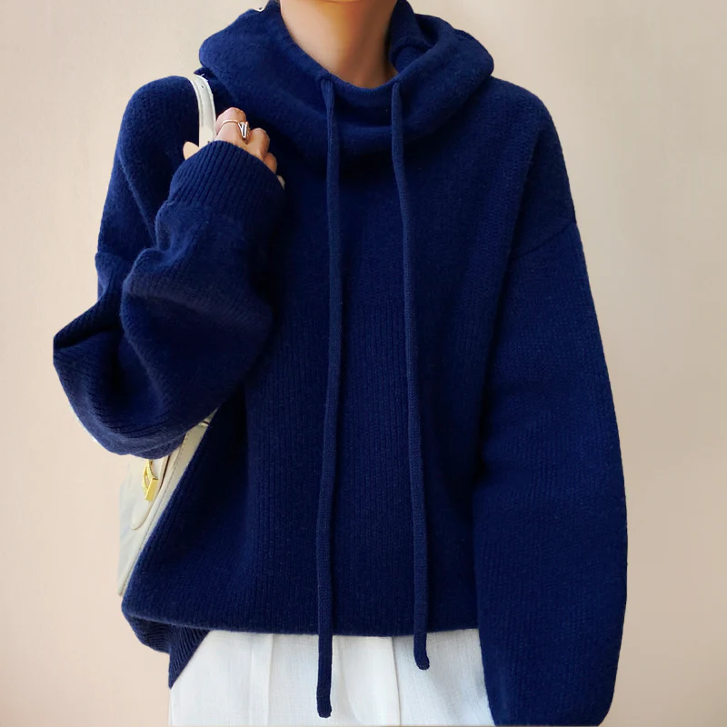 Elegant Women's Turtleneck Sweater Crafted from Fine Wool