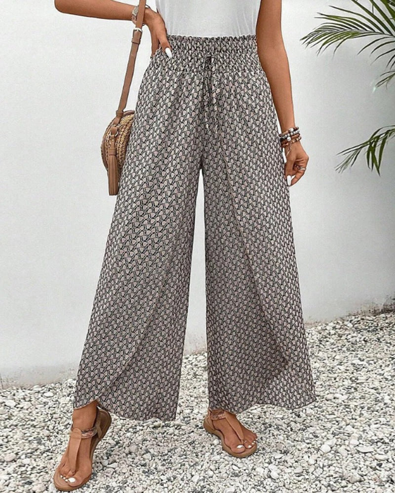 Chic Modern Trousers with Geometric Design