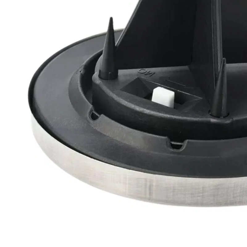 Eco-Friendly Solar Illuminators for Outdoor Spaces