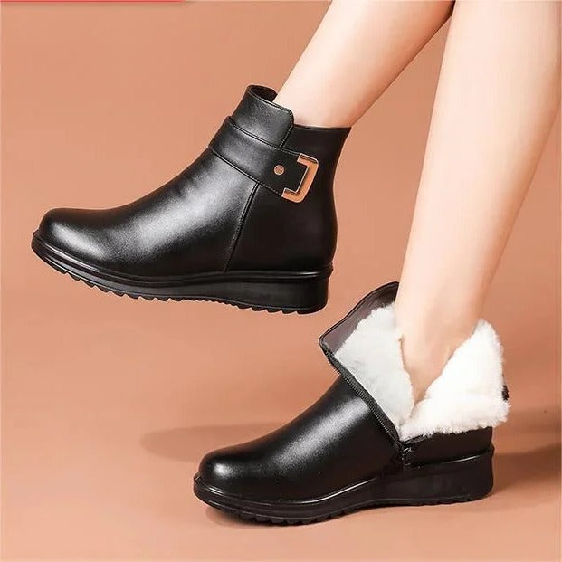 Comfort-Driven Leather Boots for Everyday Elegance