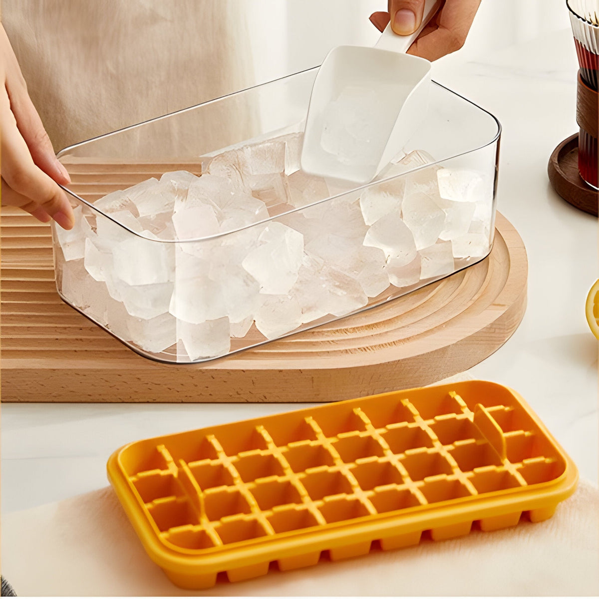 Effortless Ice Cube Maker with Quick Release Functionality
