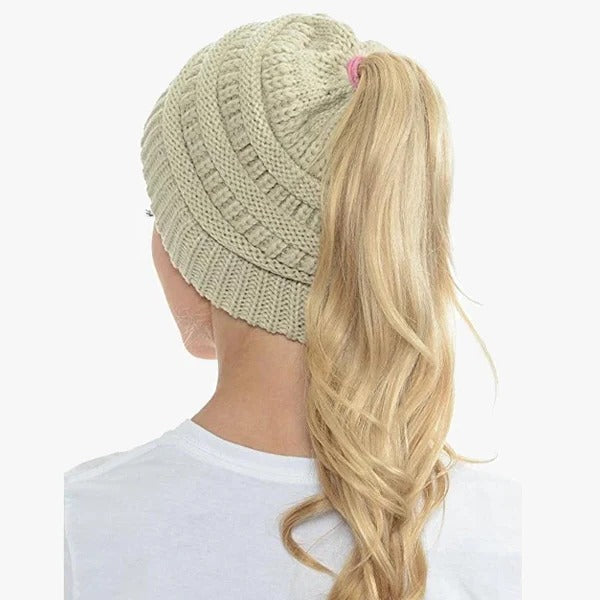 Chic Bun Beanie for Women – Cozy Ribbed Cap with Ponytail Opening