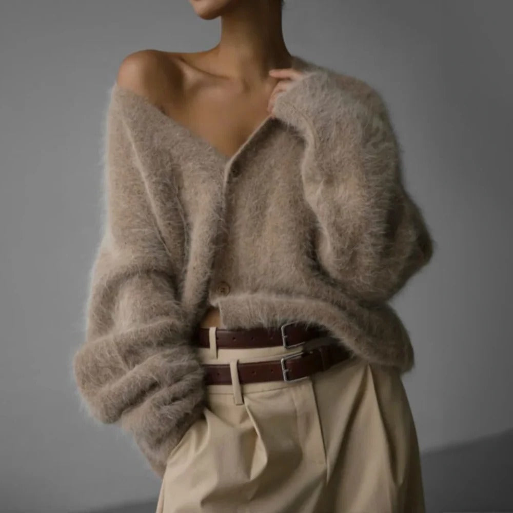 Sumptuous Cashmere Sweater for Women: Embrace Everyday Elegance