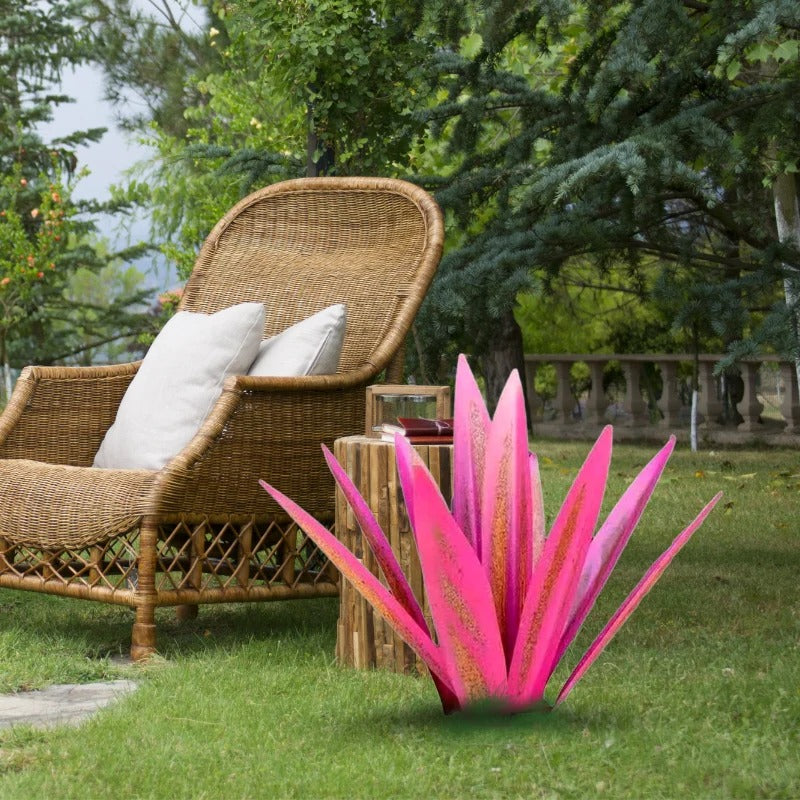 Rustic Metal Agave Plant for Home and Garden Decor