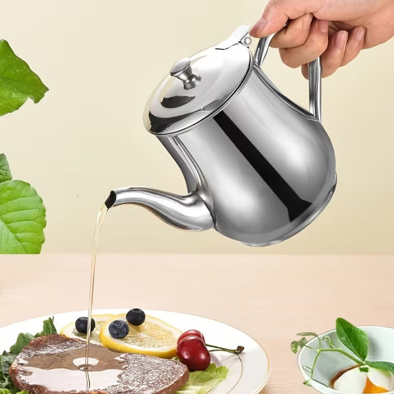 Effortless Drippings Keeper for Kitchen Convenience
