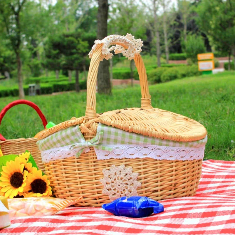 Elegant Woven Picnic Baskets for Outdoor Gatherings