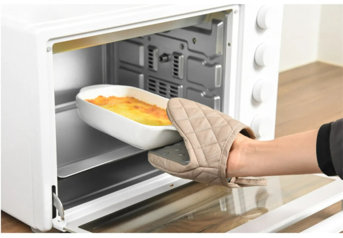 Silicone Oven Mitt in Fish Shape – Versatile Kitchen Tool