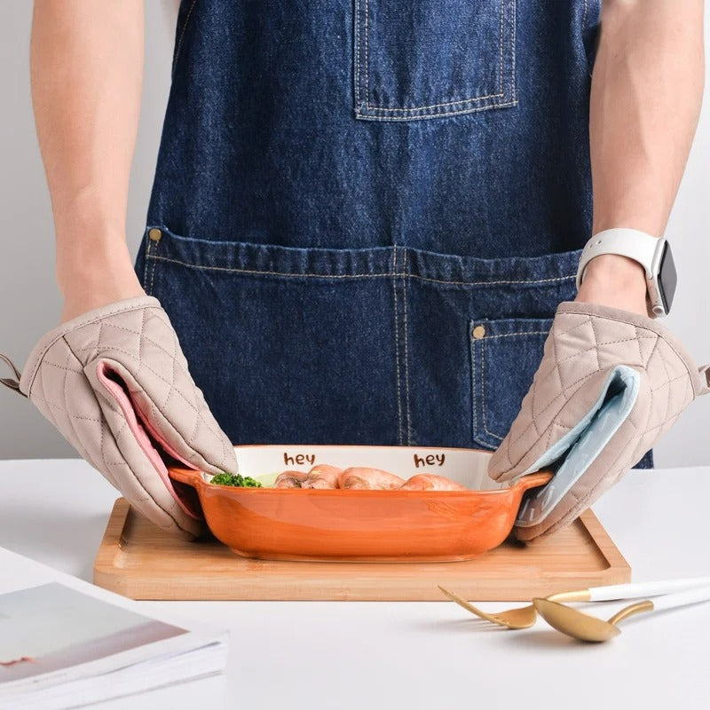 Silicone Oven Mitt in Fish Shape – Versatile Kitchen Tool