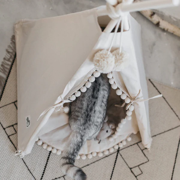 Charming Pet Hideaway Tent