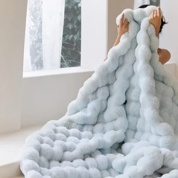 Luxurious Rabbit-Soft Faux Fur Blanket for Winter Comfort