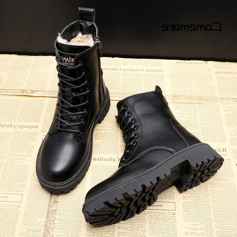 Chic and Resilient Women's Winter Boots in Classic Black