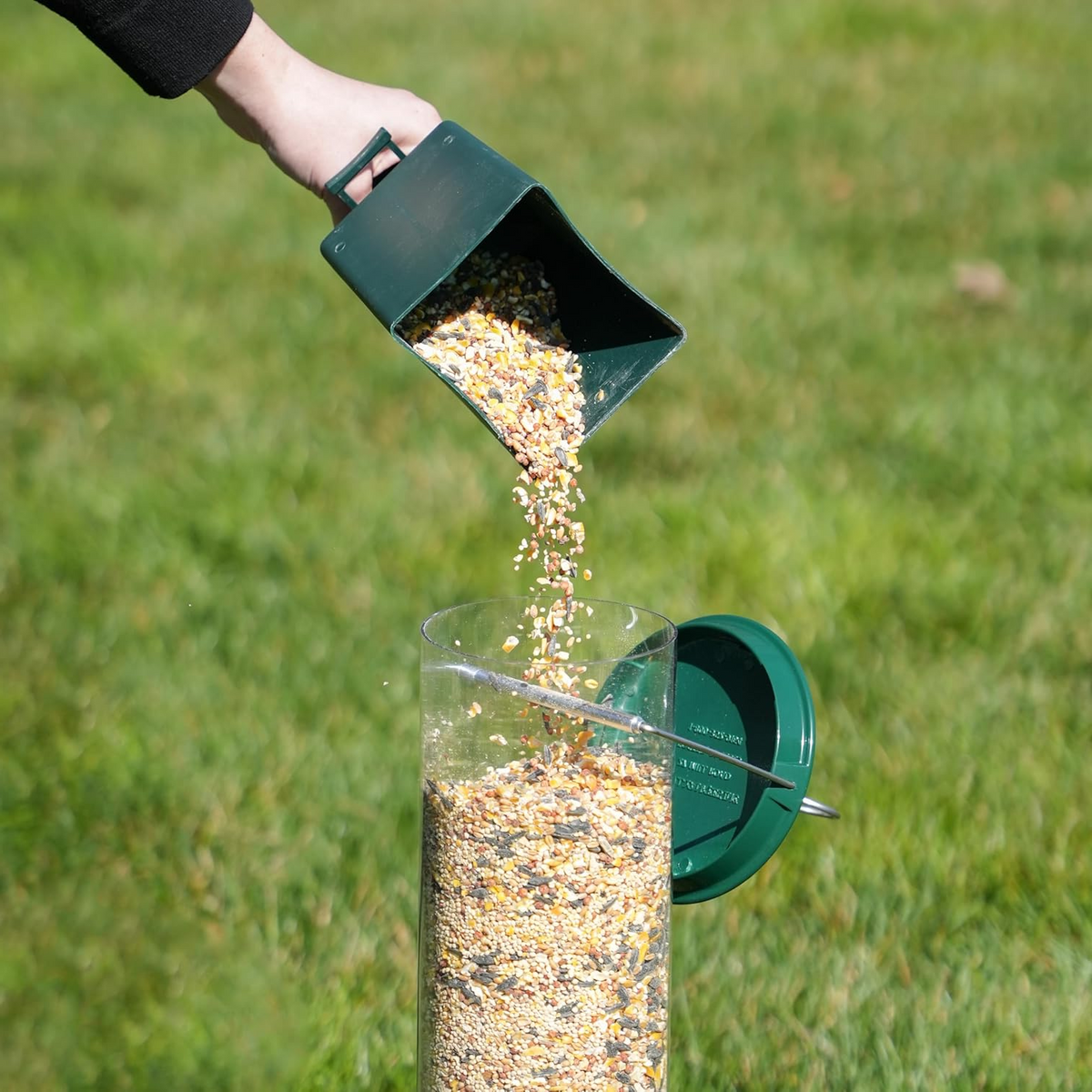 CritterGuard Outdoor Bird Feeder – Weather-Resistant & Easy-Clean Design