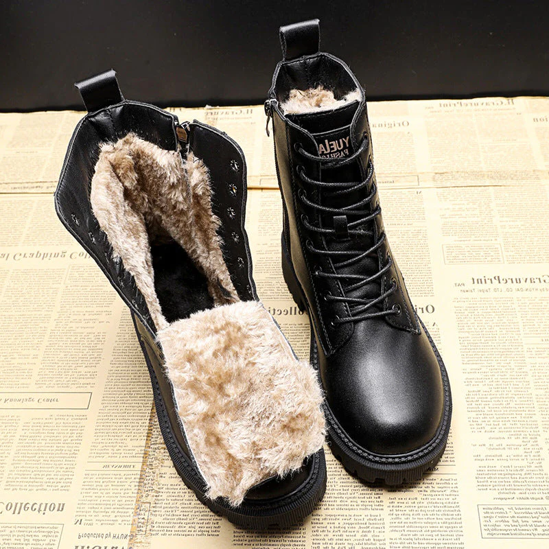 Chic and Resilient Women's Winter Boots in Classic Black