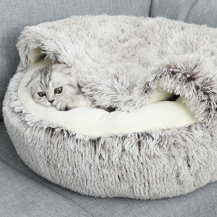 Plush Retreat Pet Bed for Dogs and Cats - Ultimate Comfort