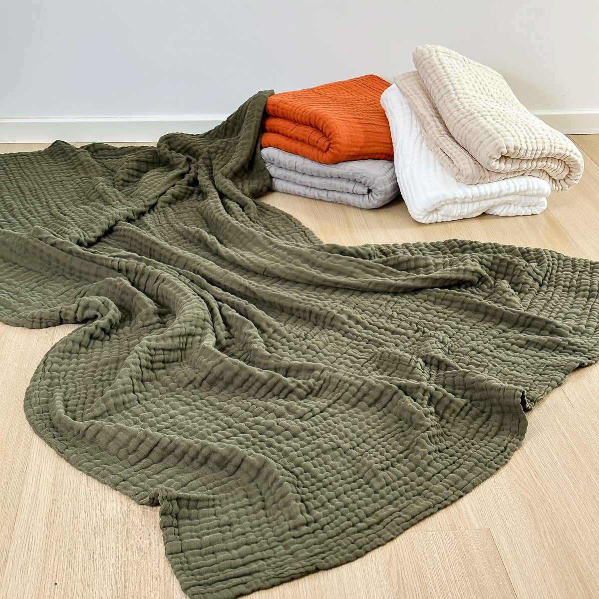 BreezyNest – Lightweight 6-Layer Blanket for All-Season Ease