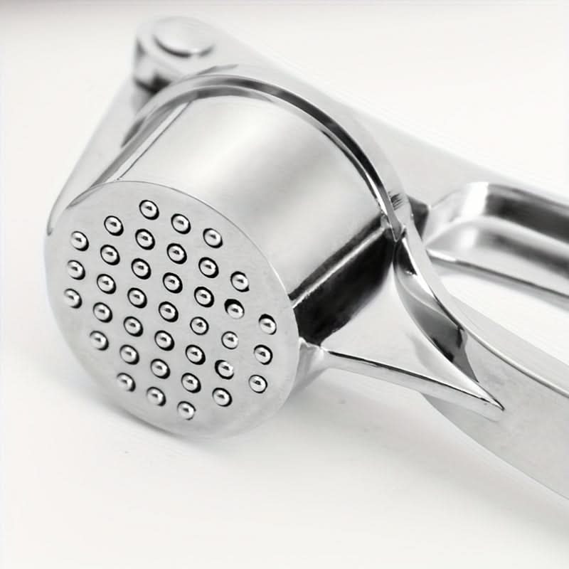 GarlicMaster – Sturdy Garlic Press for Effortless Crushing