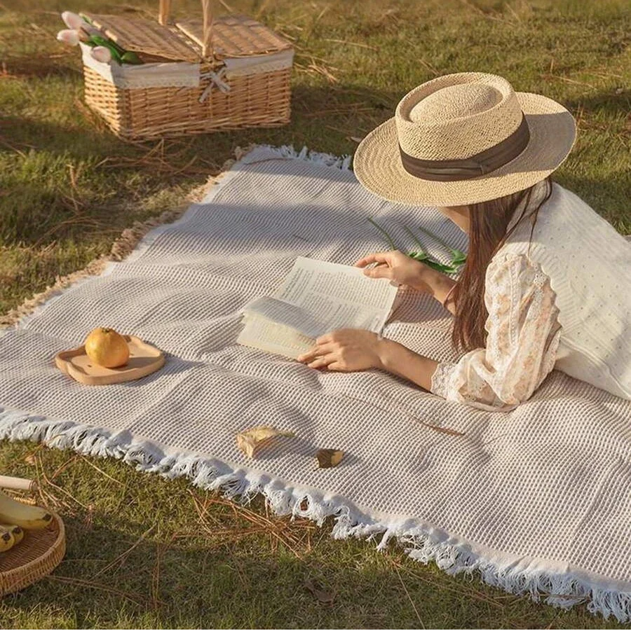 Chic Outdoor Picnic Blanket with Fringe Edging for Travel & Relaxation