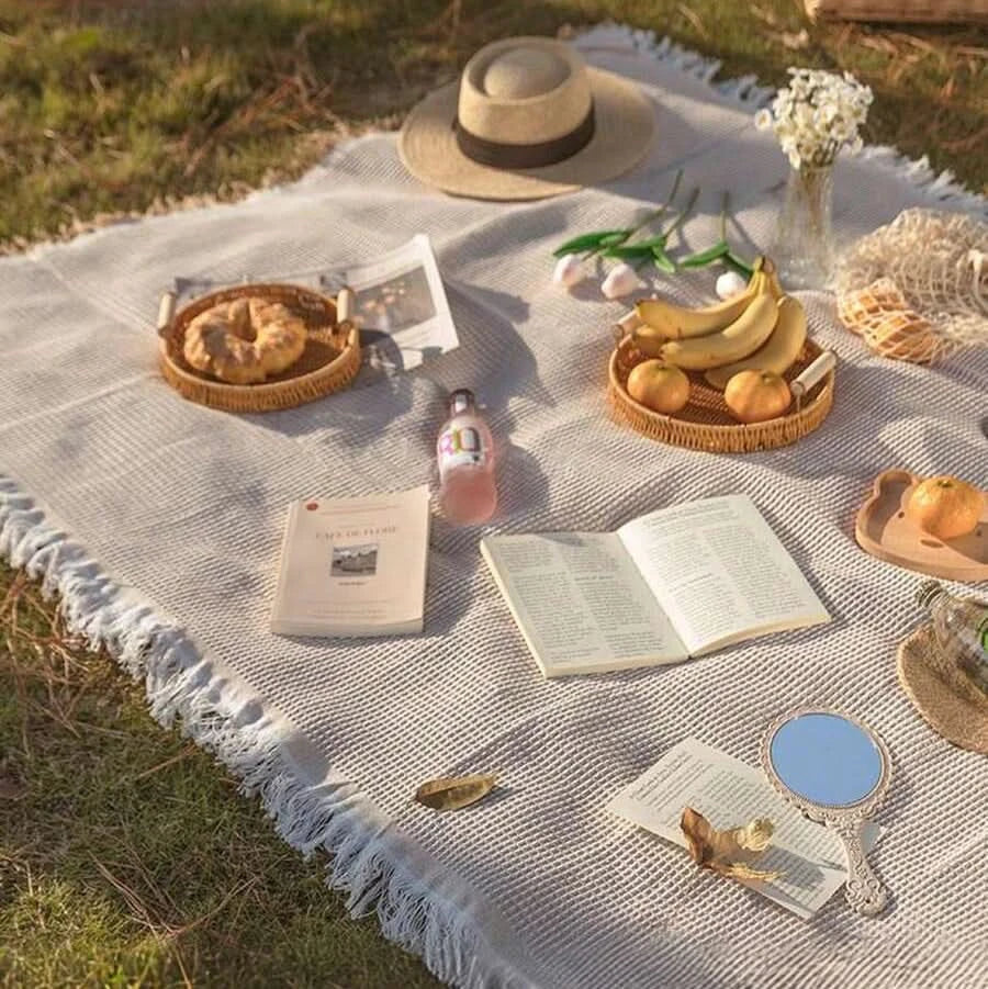 Chic Outdoor Picnic Blanket with Fringe Edging for Travel & Relaxation