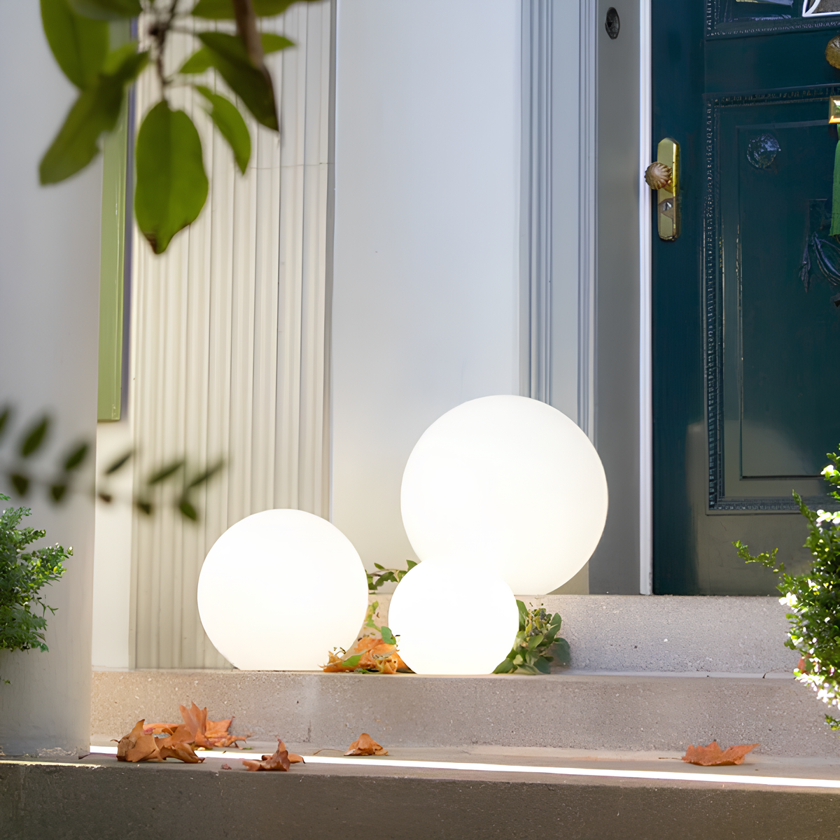 Indoor and Outdoor Wireless Mood Lighting - Sphere Design Lamp