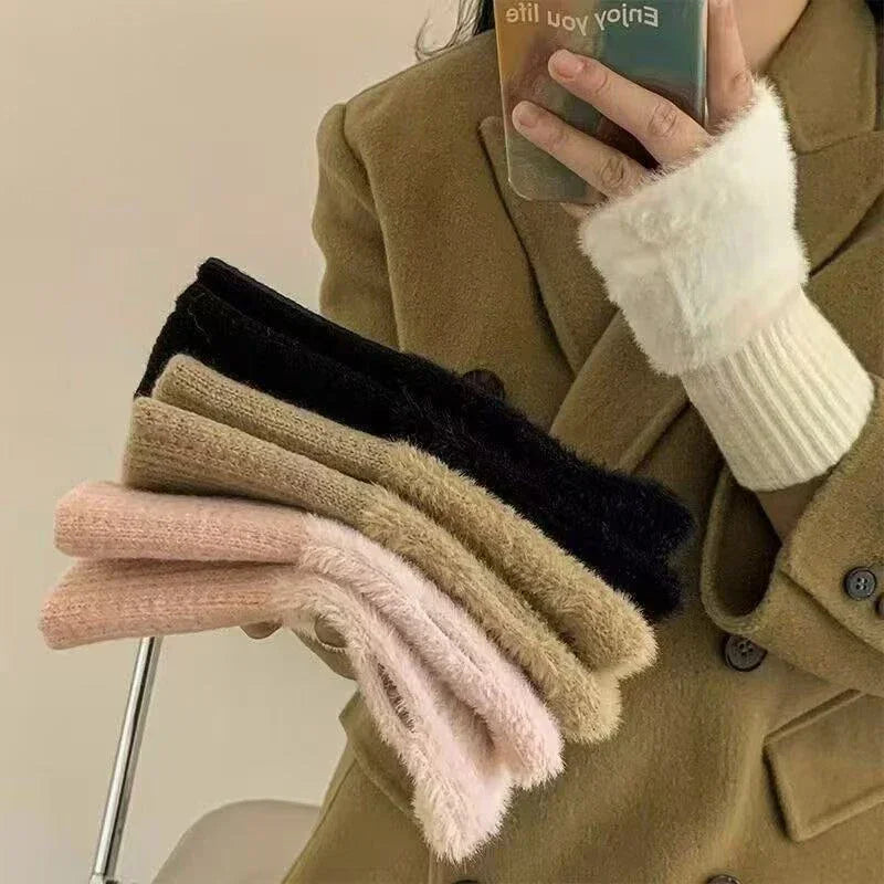 Luxurious Fingerless Gloves for Ultimate Comfort