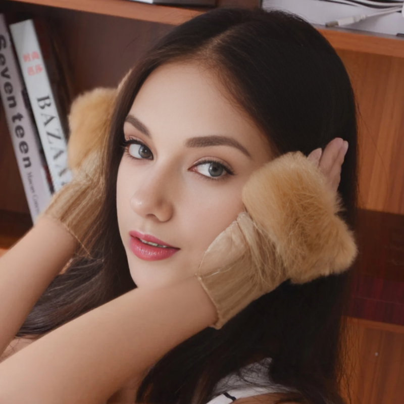 Chic Fingerless Winter Gloves with Faux Fur Trim