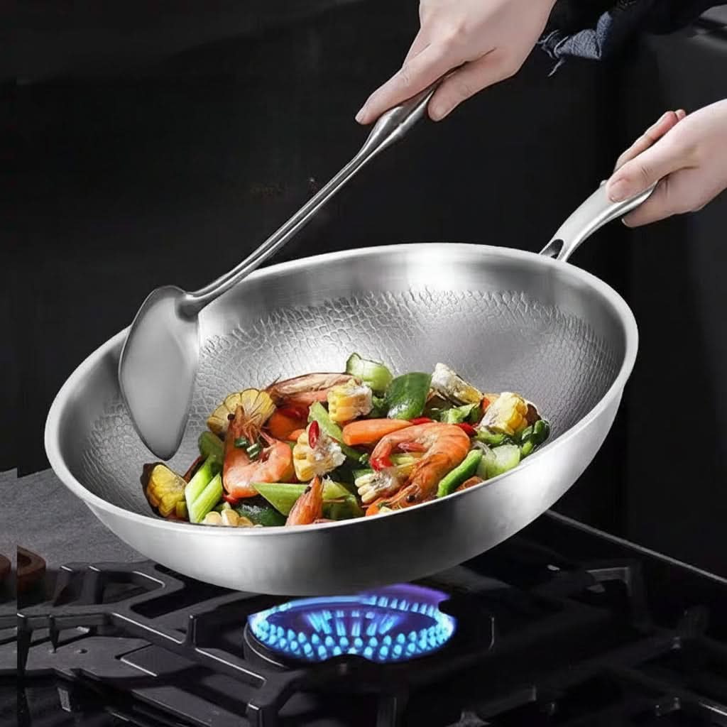 Elegant Hammered Steel Wok with Sturdy Glass Lid