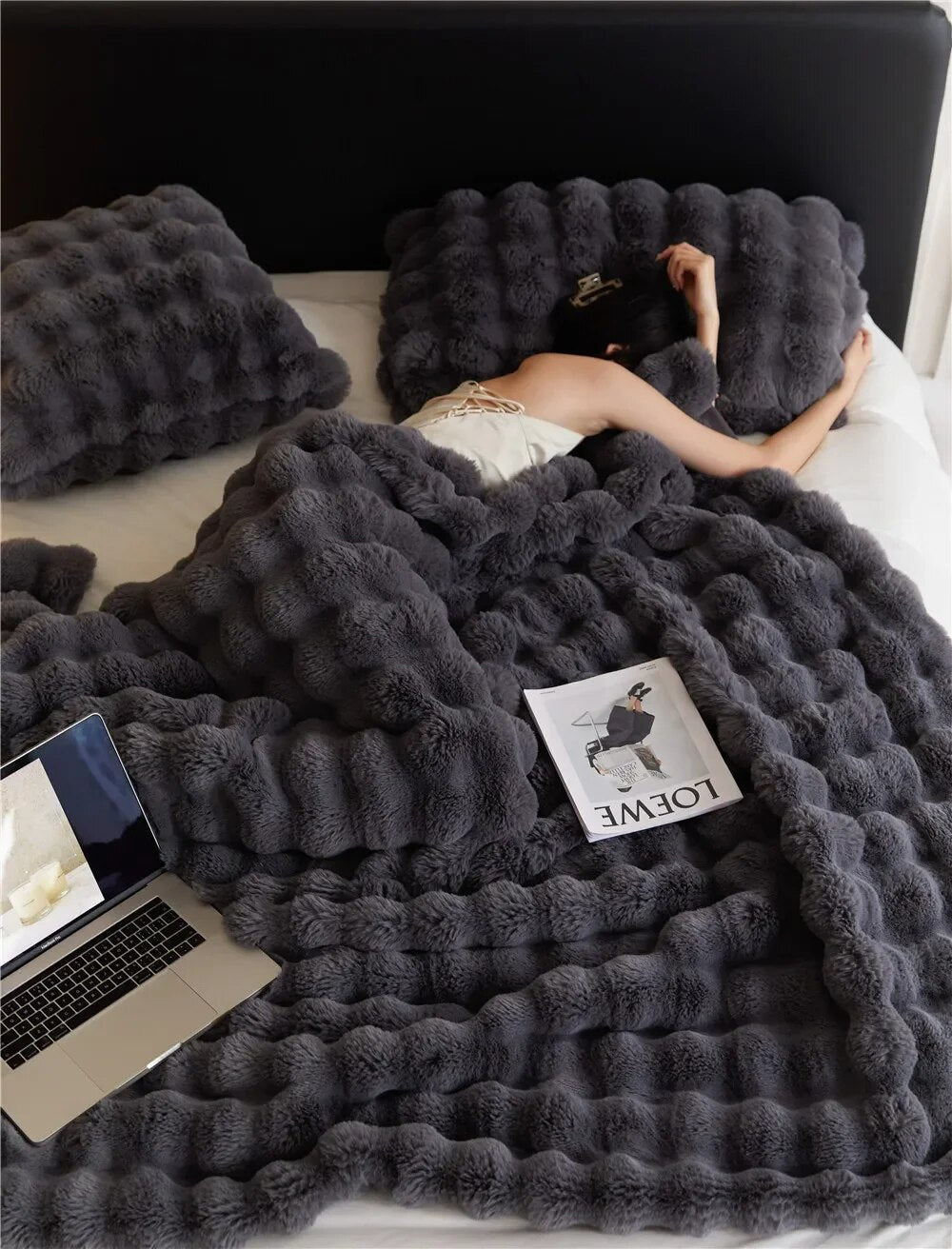 Cozy Blanket That Everyone Loves - Soft and Warm