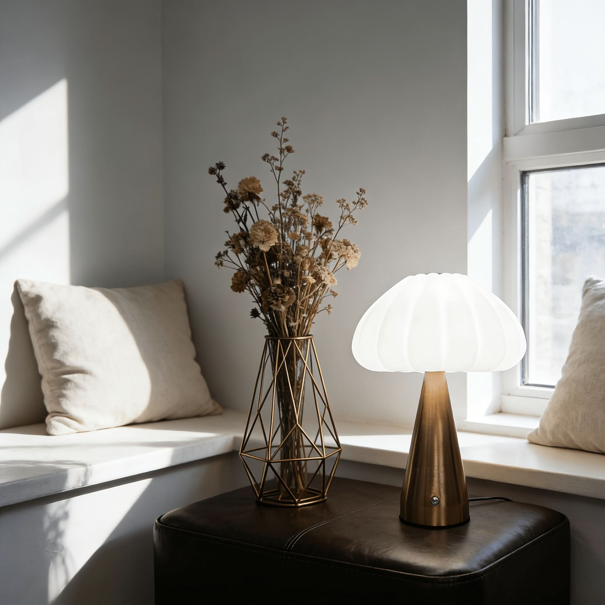 EleganceGlow – Stylish Table Lamp for Cozy Evening Ambiance