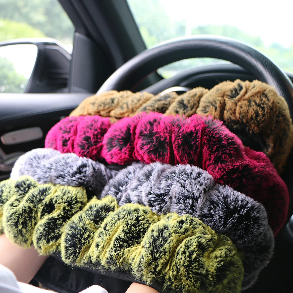 Cozy Plush Steering Wheel Cover for Winter Comfort