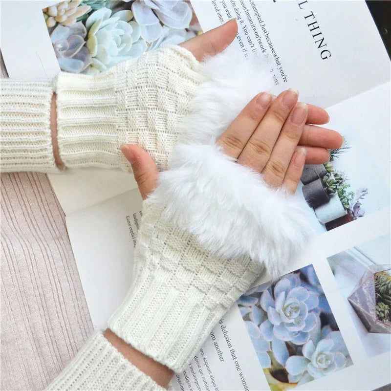 Chic Fingerless Winter Gloves with Faux Fur Trim