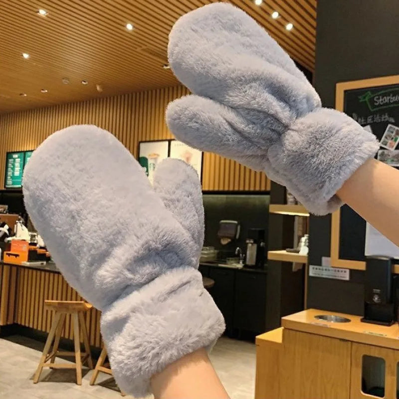 Cozy Comfort Mittens – Stylish Winter Hand Warmers