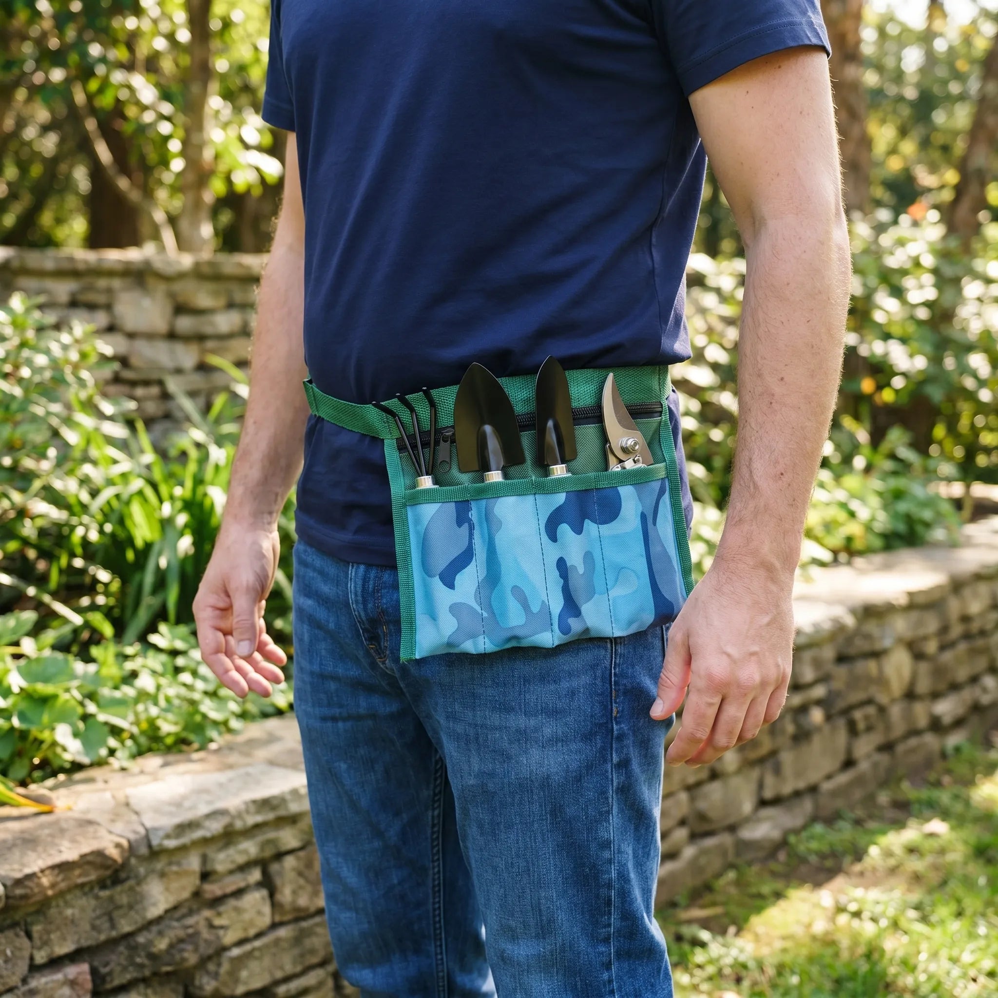 Garden Tool Set - 4 Essential Pieces for Outdoor Maintenance